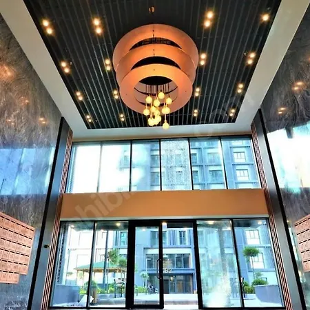 Luxury Apartment *